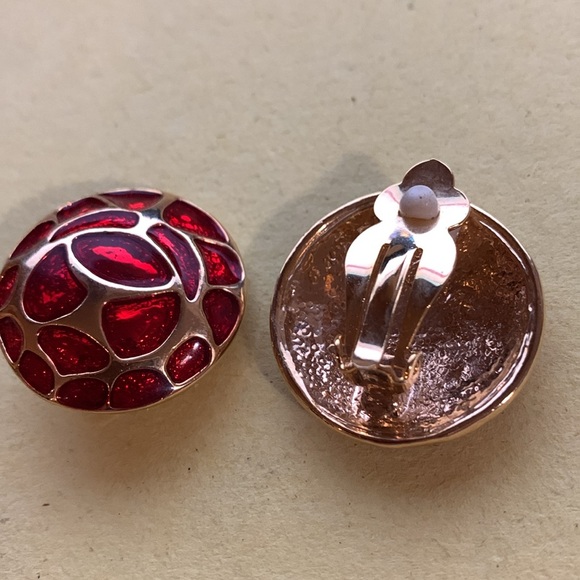 Beautiful clip on earrings* - Picture 4 of 4